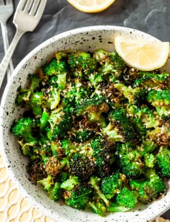 Air Fryer Broccoli recipe image.