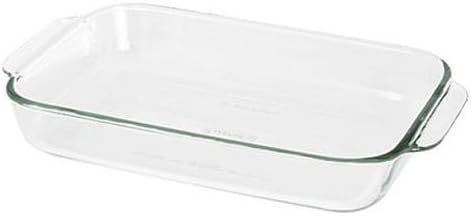 Clear Pyrex 2 quart glass baking dish.