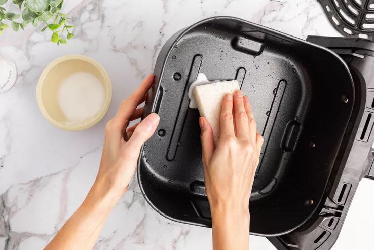 How to clean an air fryer step six.